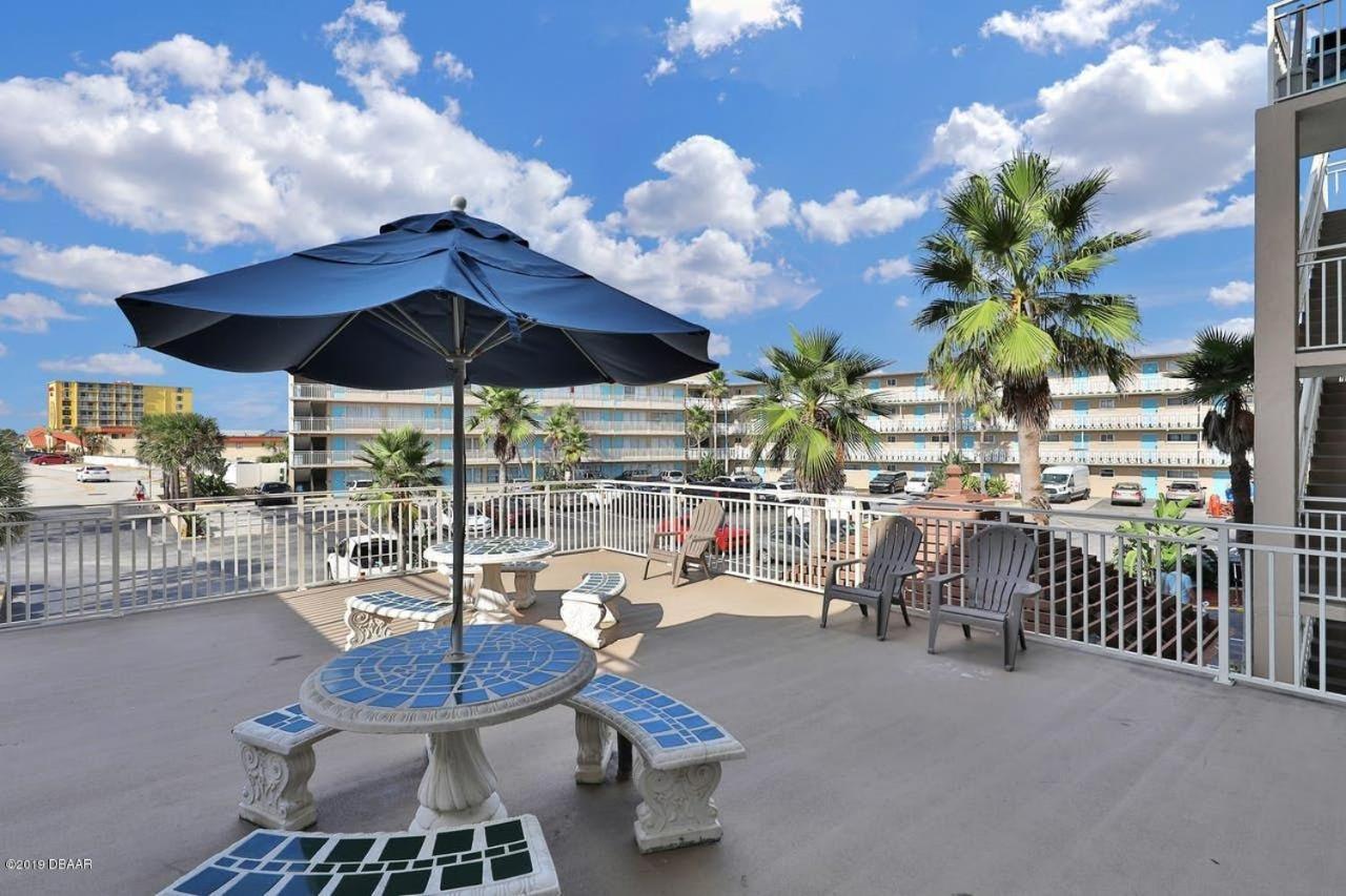 Apartamento Ocean Breeze - Direct Ocean Front-Pool Is Open Daytona Beach Exterior foto