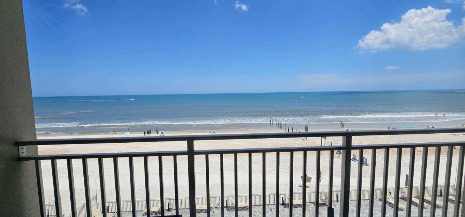 Apartamento Ocean Breeze - Direct Ocean Front-Pool Is Open Daytona Beach Exterior foto