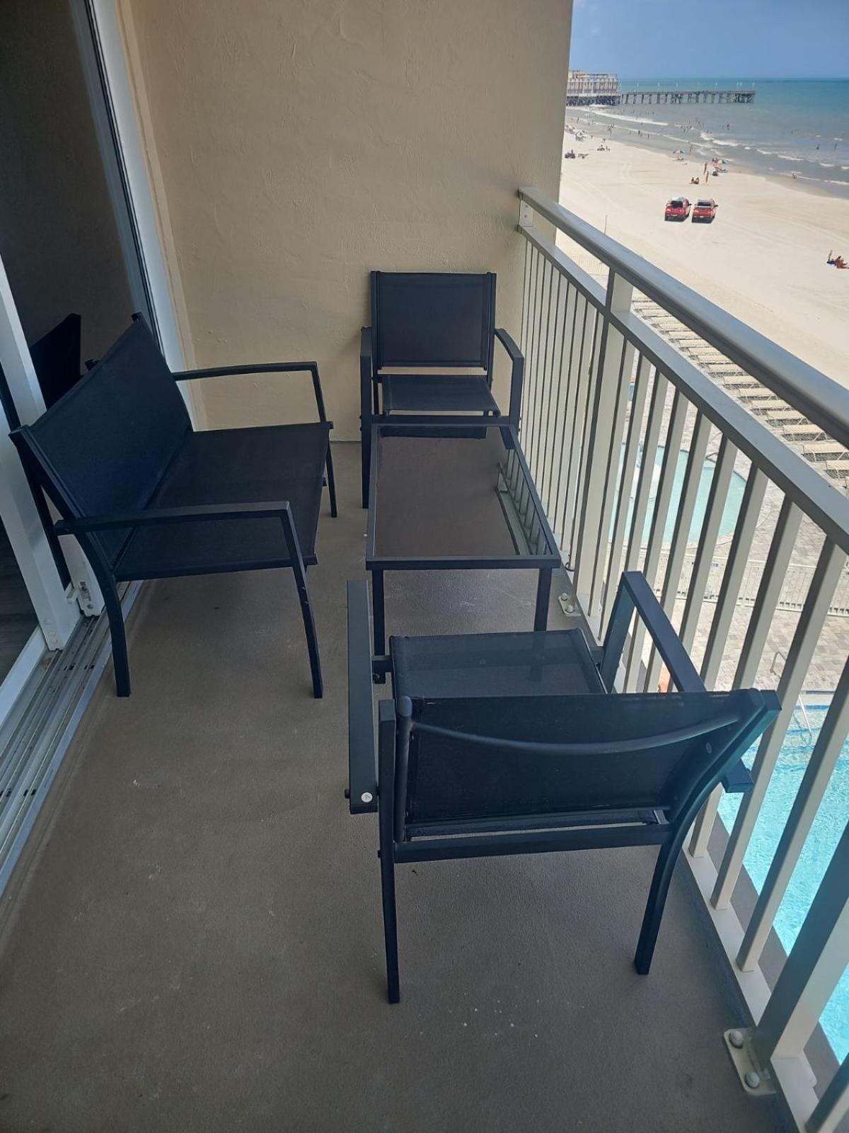 Apartamento Ocean Breeze - Direct Ocean Front-Pool Is Open Daytona Beach Exterior foto