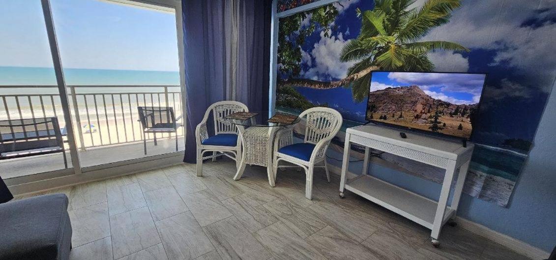 Apartamento Ocean Breeze - Direct Ocean Front-Pool Is Open Daytona Beach Exterior foto