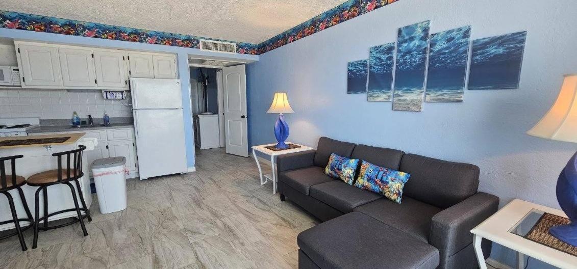 Apartamento Ocean Breeze - Direct Ocean Front-Pool Is Open Daytona Beach Exterior foto