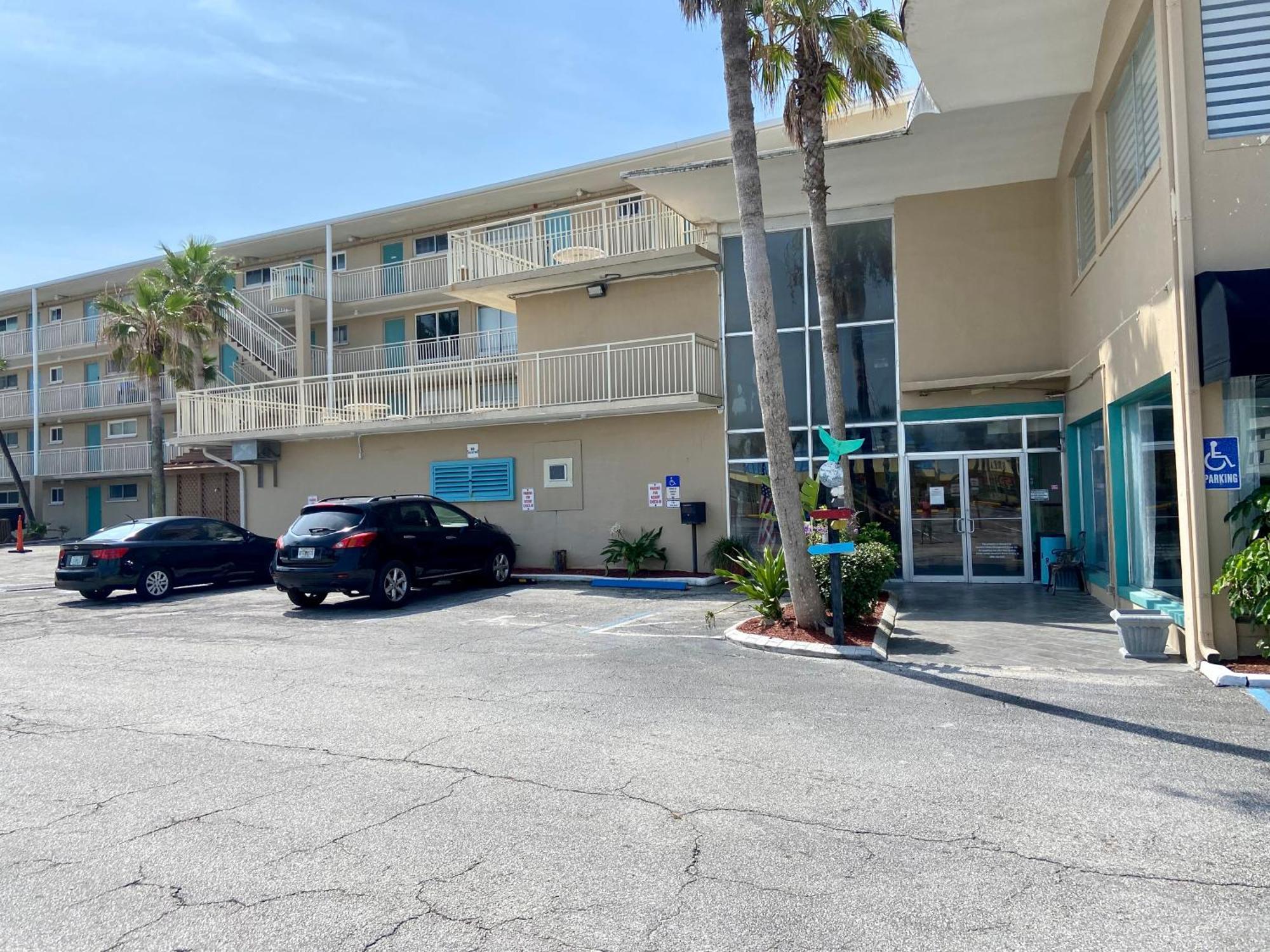 Apartamento Ocean Breeze - Direct Ocean Front-Pool Is Open Daytona Beach Exterior foto
